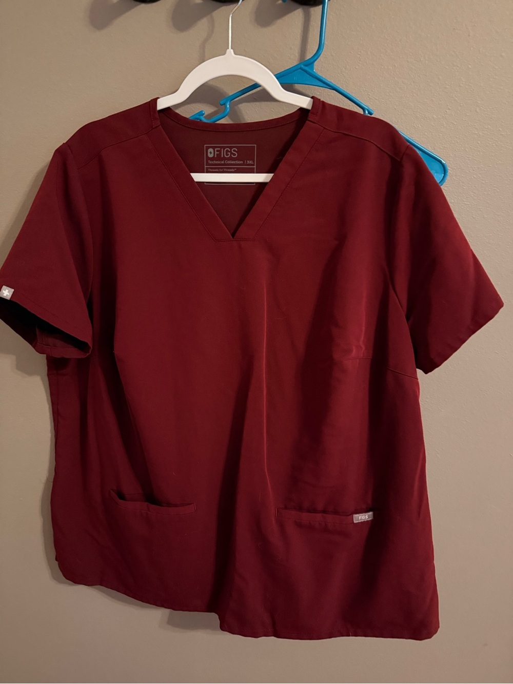 Figs V-Neck Scrub Top 3X in Burgundy with Kade pant 2X petite